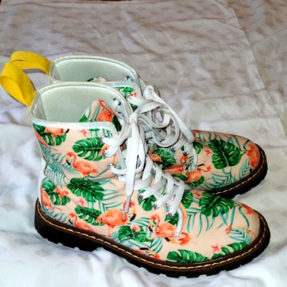 Tropical Moto Boots Floral Lace-Up Flamingo Palm Tree 7 Men/8.5 Women's